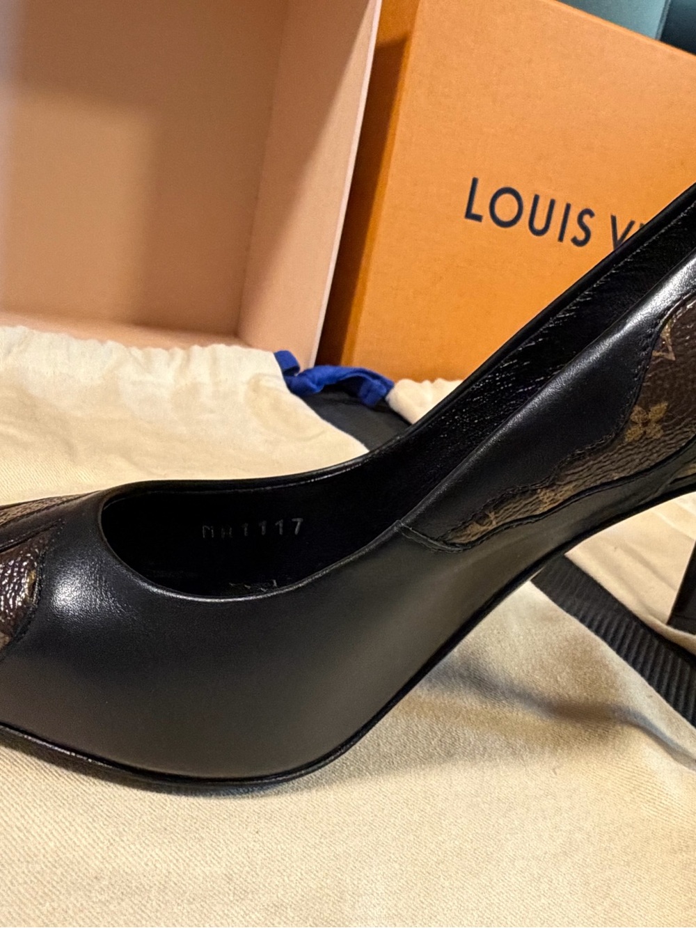 Louis Vuitton Black/Brown Monogram Pointed Toe Stiletto Heels - Picture 5 of 16